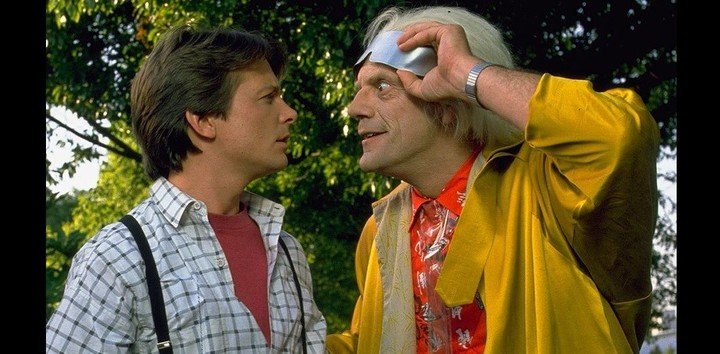 Una escena de "Volver al futuro", con Michael J. Fox y Christopher Lloyd.