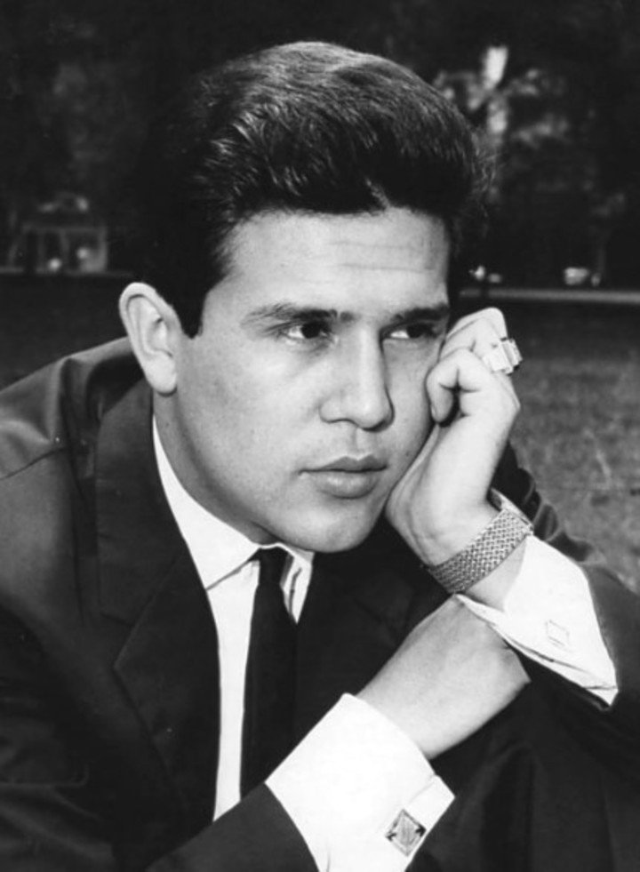 Una imagen de Leo Dan en los años '60, época en la que causaba furor en la Argentina.