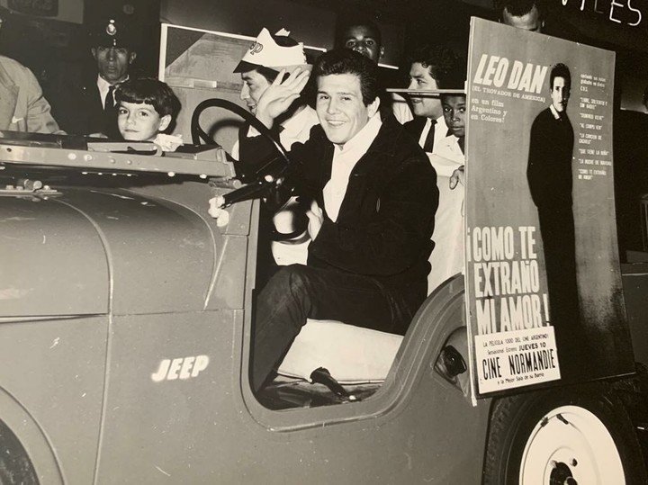 Una imagen de Leo Dan en los años '60, época en la que causaba furor en la Argentina.