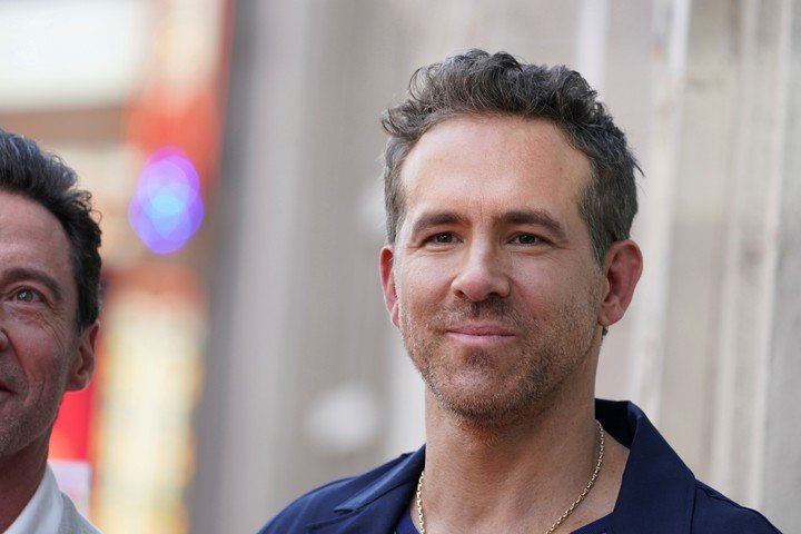 Ryan Reynolds, junto a su amigo y también actor Rob McElhenney, también compraron un equipo de fútbol. Foto AP