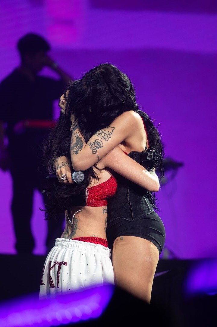 Emoción. Cazzu y La Joaqui compartieron escenario en el Movistar Arena. Fotos gentileza prensa.