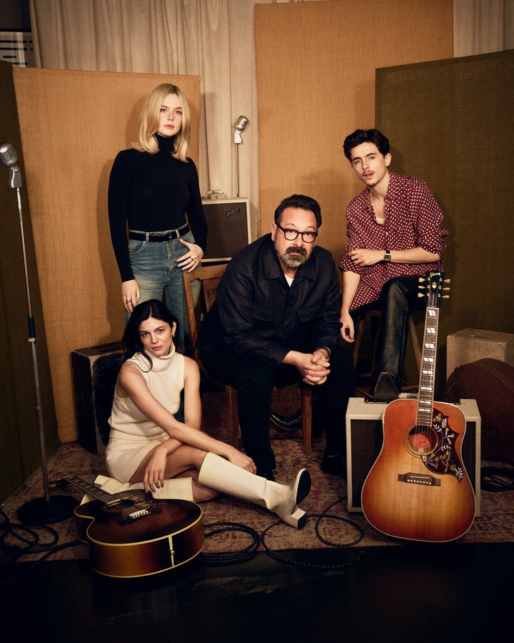 Con Elle Fanning, Monica Barbaro y Timoithée Chalamet. Los dos últimos fueron nominados al Oscar.
