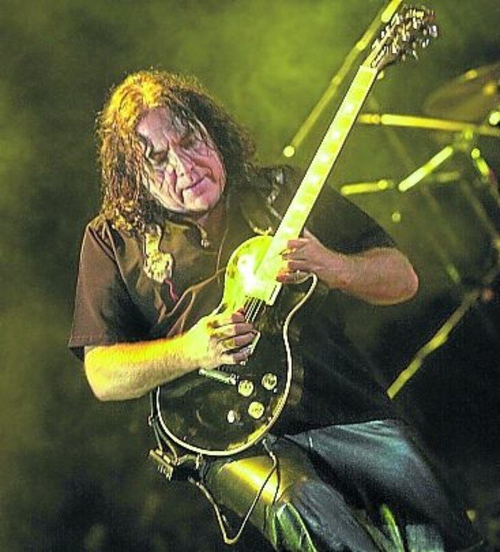El inolvidable Pappo, otro guitarrista que cantó "Sweet home Chicago".