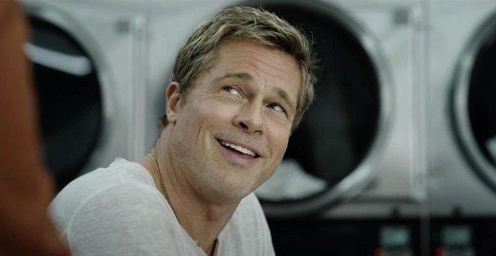 Brad Pitt encarna a un expiloto que regresa a correr como mentor de un debutante.