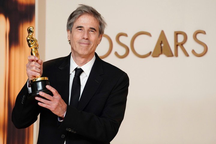 Walter Salles le dio a Brasil su primer Oscar como mejor filme internacional con "Aún estoy aquí". Foto AP