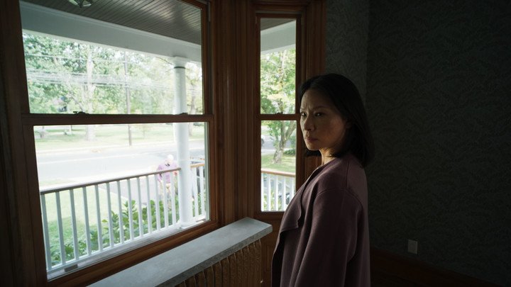 Lucy Liu ("Kill Bill") es la madre de la familia recién mudada, y que esconde algún secretito.