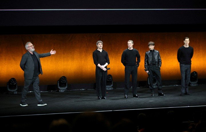 Sam Mendes presenta a sus Fabulosos cuatro: Paul Mescal, Joseph Quinn, Barry Keoghan y Harris Dickinson. Foto Reuters