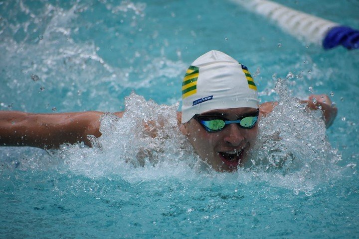 Matías Bottoni tiene 17 años y practica natación desde muy chiquito.