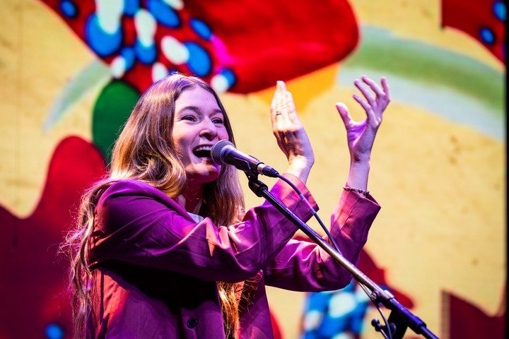 Premios Gardel 2025, con Maggie Cullen en vivo. Foto de prensa gentileza Agustín Duserre