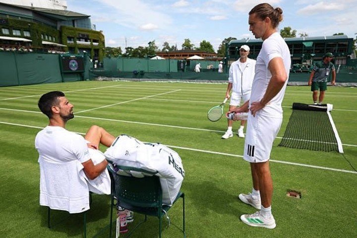 "Sascha sabe que siempre puede recurrir a mí. Si me necesita, aquí estoy", dijo Djokovic. Foto Twitter @saschashoulders