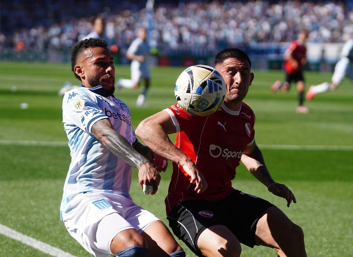 Vergara no gravitó y difícilmente tenga un lugar el jueves ante River.
Foto: Marcelo Carroll