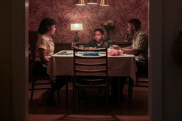 En "It: Bienvenidos a Derry", la familia Hanlon se muda al pueblo sin saber los horrores que este oculta.