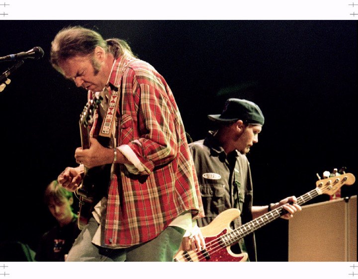 Neil Young en uno de sus shows junto a Pearl Jam. Foto Reuters