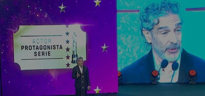 Actor protagonista en Serie, Leo Sbaraglia en los Martín Fierro de Cine y Series 2025.