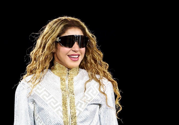 El traje y los lentes de Shakira hacían juego con los que vistió Graciela junto a el resto de los fans. Foto: Reuters. 