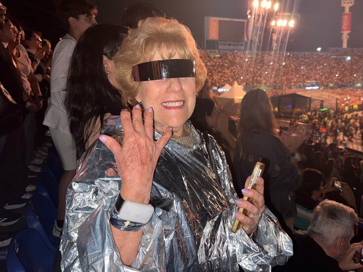 Graciela apenas volvió a la platea con su hija y su nieta. 