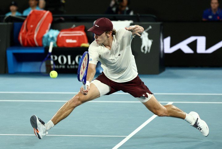 Alex De Miñaur comenzó con todo pero se fue apagando. Foto: REUTERS / Tingshu Wang.