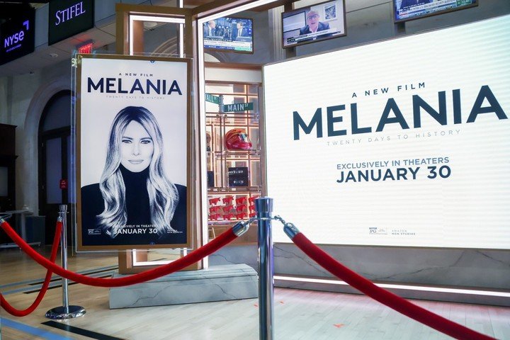 Hasta en la Bolsa de Nueva York hubo publicidad del filme. Melania tocó la campana. Bloomberg