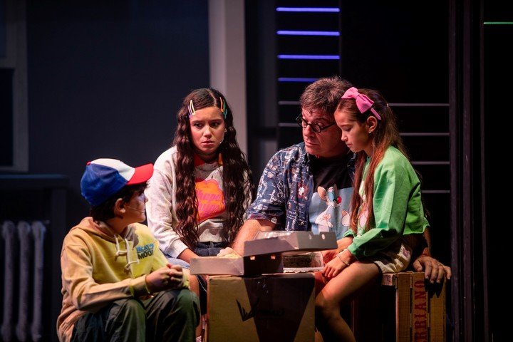 Daniel (Campi) es un padre que se desvive por sus tres hijos.