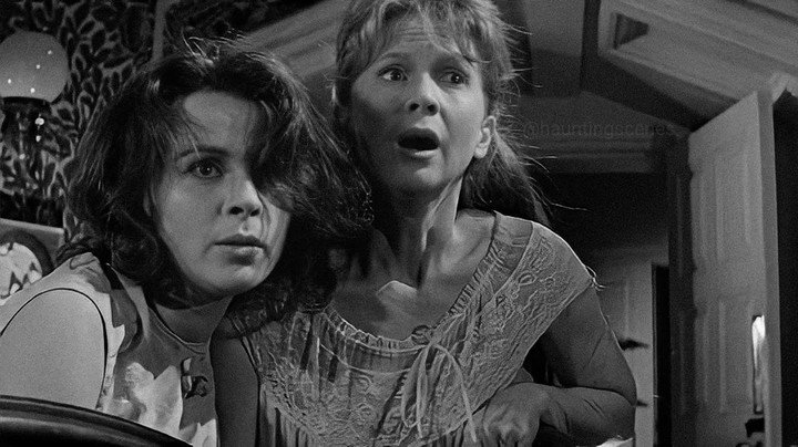 Claire Bloom y Julie Harris en "The Haunting" (1963). Foto Archivo Clarín