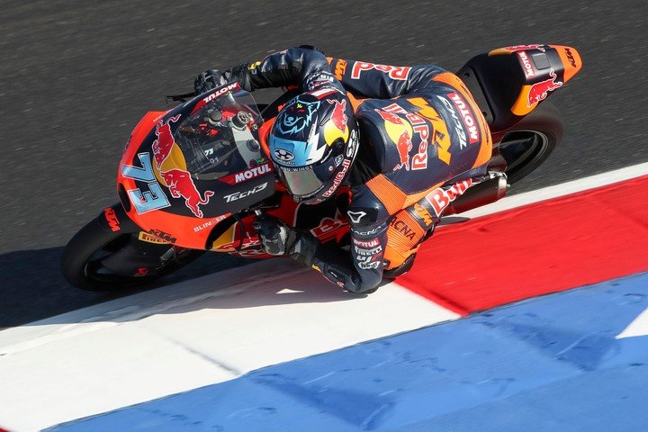 Valentín Perrone dio un salto enorme en 2025 al pasar de la Rookies Cup al Moto3. Foto Red Bull 
