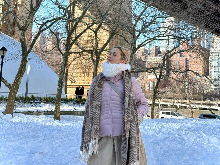 Minerva Casero en medio de un frío "letal", no se privó de caminar por Nueva York.