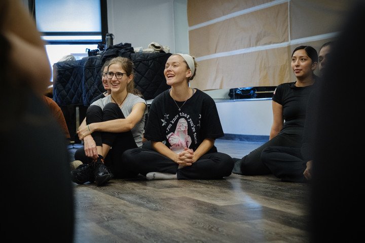 "Fue realmente muy, muy lindo y muy desafiante a muchos niveles", cuenta Minerva su paso por Broadway.