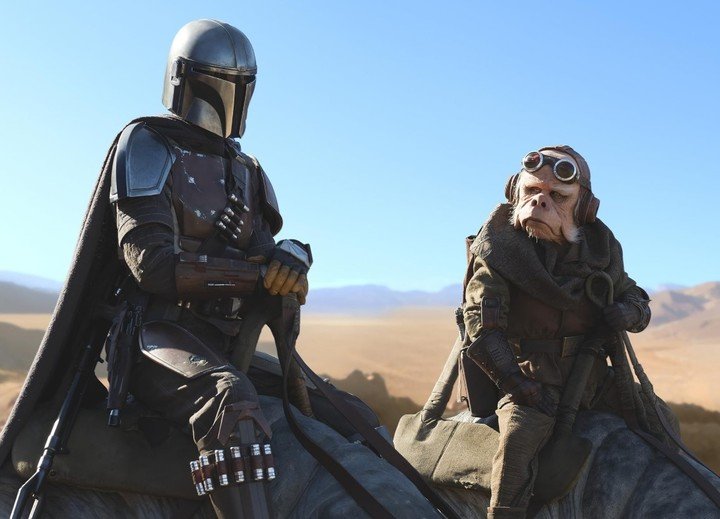 En la serie "The Mandalorian" le puso la voz a Kuiil en tres episodios.