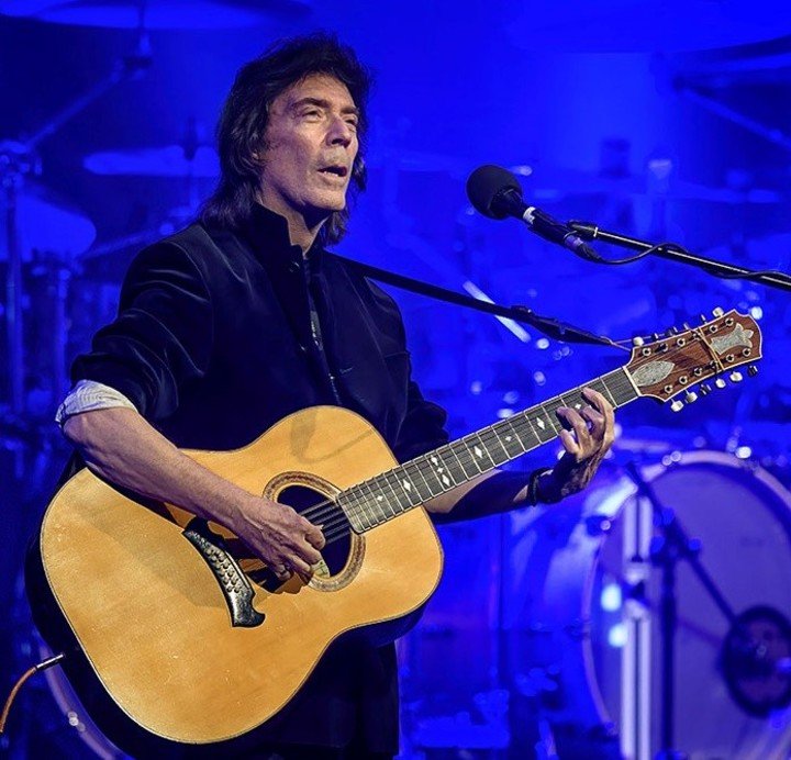 Steve Hackett se fue de Genesis en 1977. La música que toca es de años anteriores a su partida. Foto de prensa, gentileza Michael aarons/Raymond Maillette.