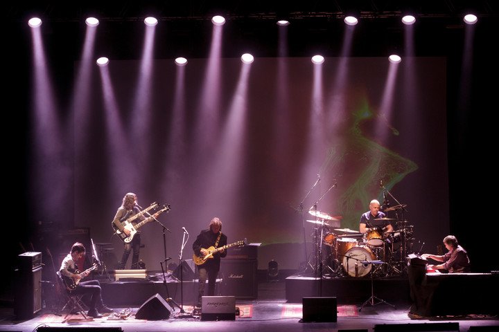 Steve Hackett & Genetics. La banda argentina toca a la perfección el repertorio de Genesis. Foto: gentileza Martín Paluri