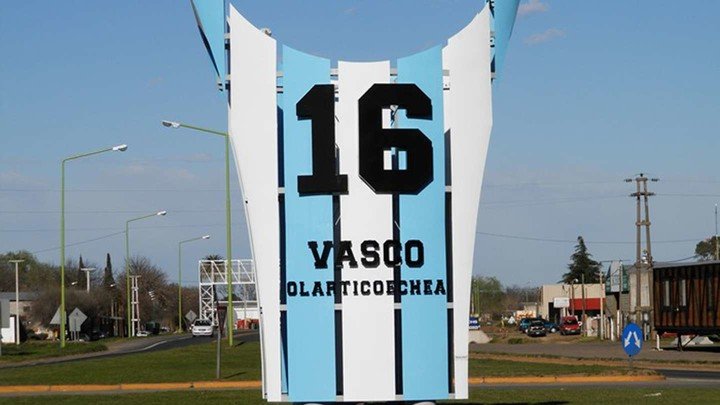 En Saladillo, el homenaje al campeón del mundo '86 con la Selección argentina: Julio "El vasco" Olarticoechea.