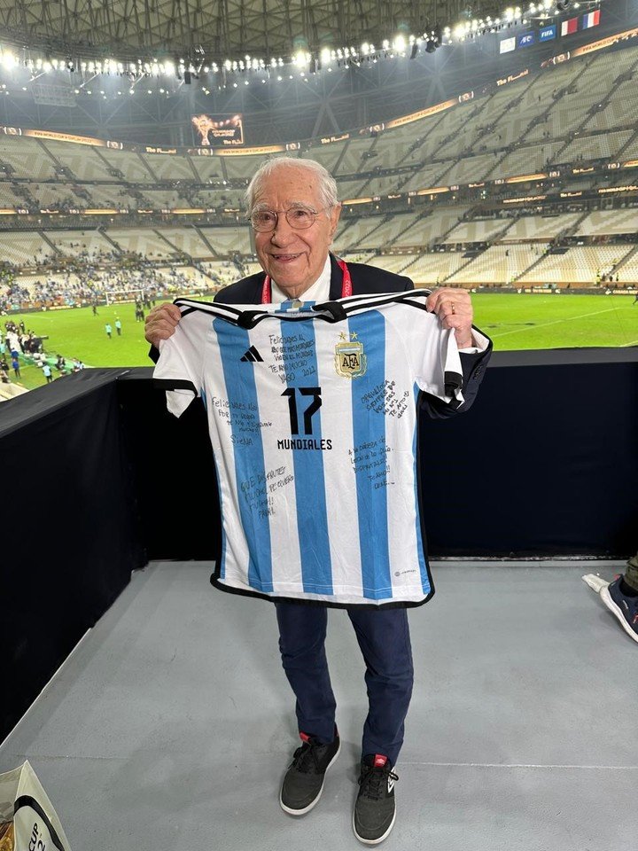 El álbum de fotos de Enrique Macaya Márquez. Foto: Gentileza