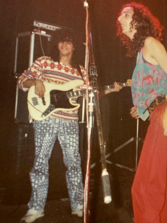 El joven Marcelo Vaccaro junto al joven Fito Páez en el Teatro Pueyrredón en 1991. Foto: Marcelo Vaccaro