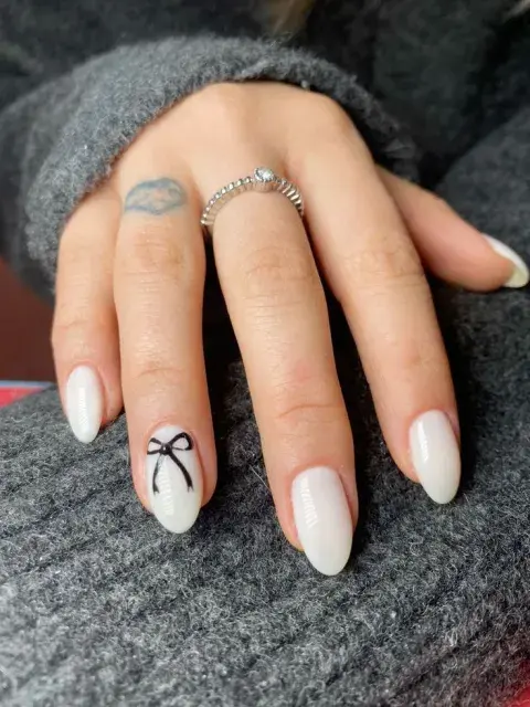 uñas moño.jpg