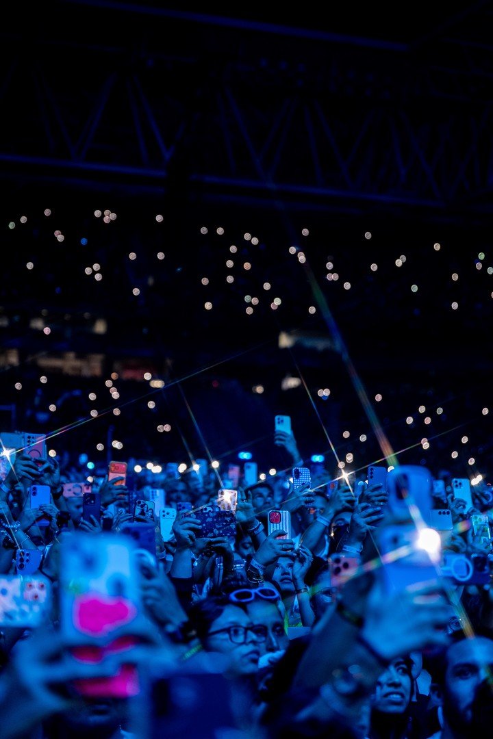 El RCDE Stadium de Cornellà ,en Barcelona, se convirtió en una gran pista de baile durante el show de Romeo Santos y Prince Royce. Fotos: Masqlive