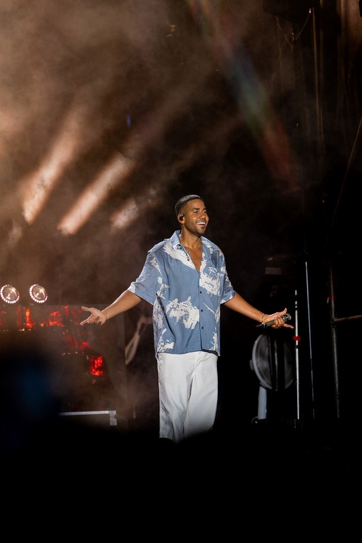 Romeo Santos disfrutando junto al público de un concierto que se vivió como una fiesta. Fotos: Masqlive