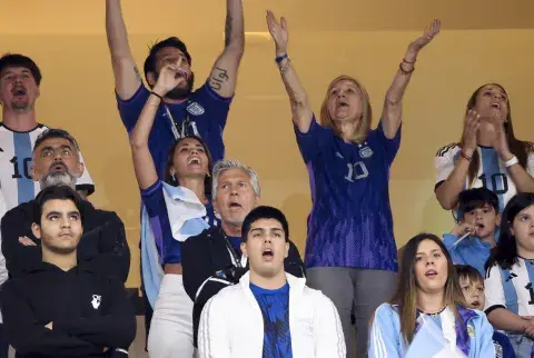Los padres de Messi en Qatar. Los padres de Messi en Qatar.