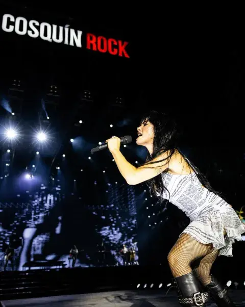 El impactante significado del vestido de Lali en Cosquín Rock 2026. El impactante significado del vestido de Lali en Cosquín Rock 2026.