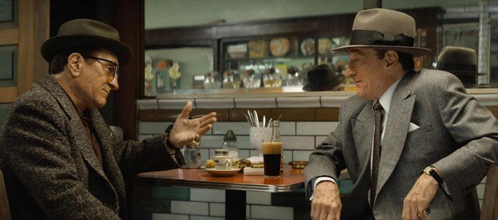 De Niro vs. De Niro: interpreta a dos inmigrantes italianos que se convirtieron en capos de la mafia.