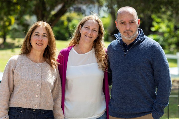 Yanina Bonet (tesorera), Mónica Lordi (presidenta) y Darío Autorde (vicepresidente), integrantes de la Lista Rosa.