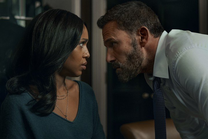 Qué mirada. Kerry Washington y Ben Affleck, matrimonio en problemas, con hijo secuestrado. Fotos Netflix