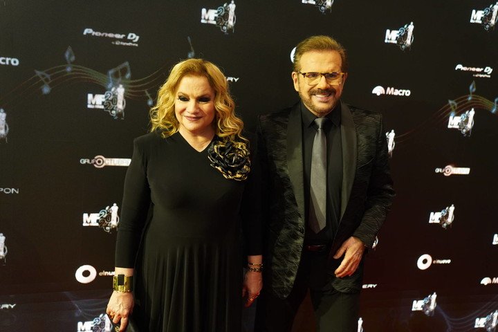 Los Pimpinela se llevaron el Martín Fierro de Platino a la música.